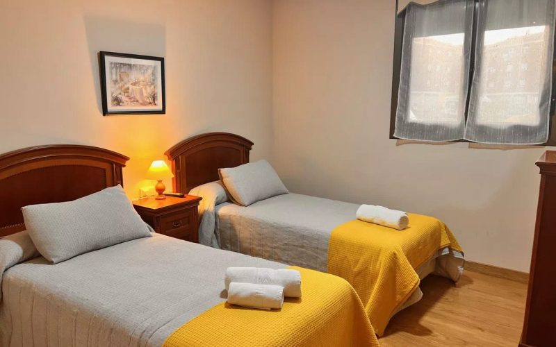 hostal-merindades_habitacion-dos-camas hostal-merindades_habitacion-dos-camas
